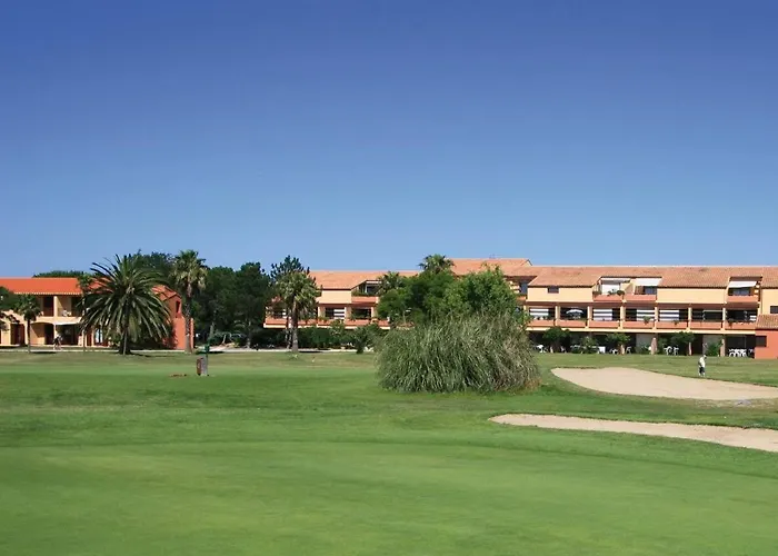Golf Cyprien Ground Floor 2 Bedrooms With Terrace شقة *