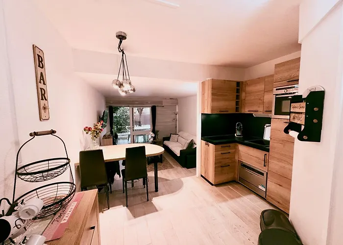 Golf Cyprien Ground Floor 2 Bedrooms With Terrace شقة سان سيبريان